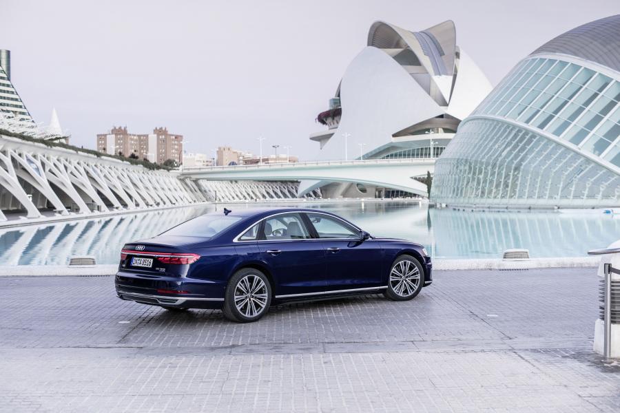  Audi A8 55 TFSI Quattro (D5) 2017 года  (WW) (фото 11 из 40)